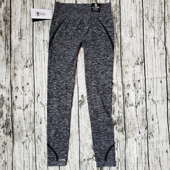 Stylish Workout Leggings - Picture 2 of 5